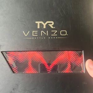 TYR Venzo